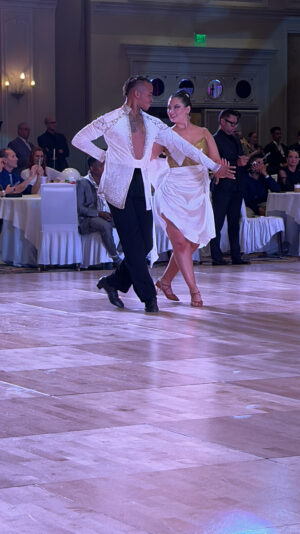 B68733E0-913E-4DF9-BD26-350A8A463F8A